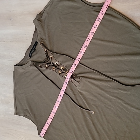 Gently used WHBM blouse size S - Picture 4 of 5